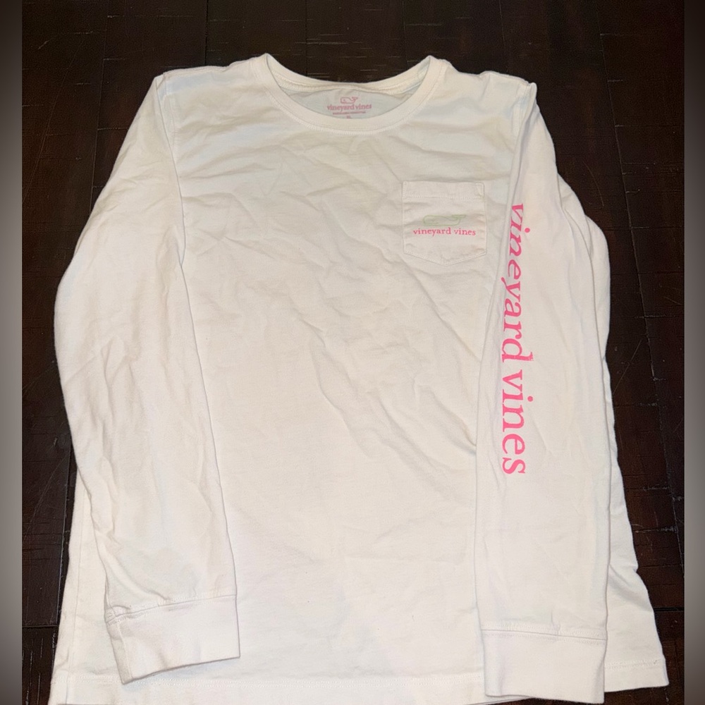 Vineyard Vines White Long-Sleeve Pocket Tee with Pink Sleeve Logo